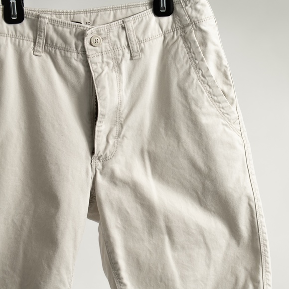 Mens Size 30 Old Navy Khaki Shorts - Picture 4 of 4